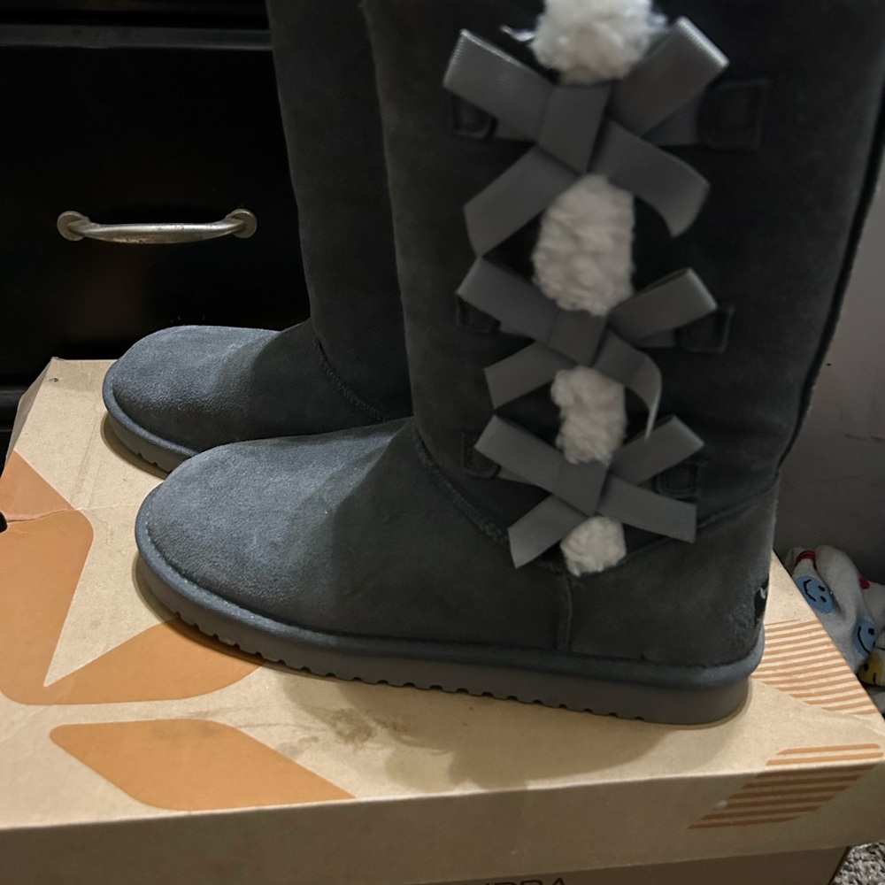 Koolaburra by UGG Victoria tall women’s winter boots size 10!